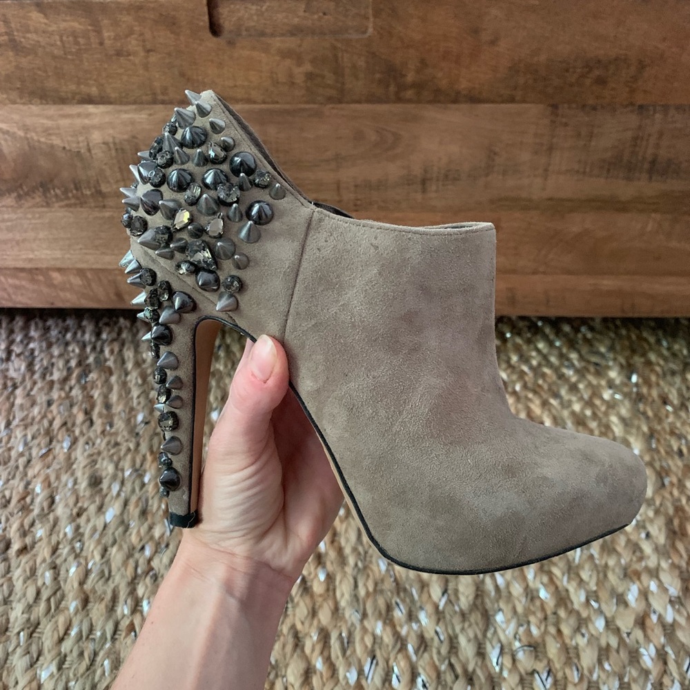 Nude suede Sam Edelman heels